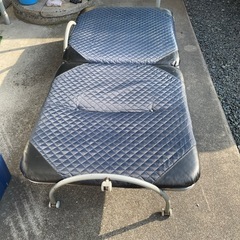 折りたたみシングルベッド中古現状渡しの画像