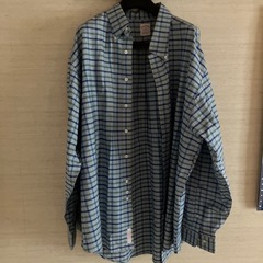 ブルックスブラザーズのボタンダウンのシャツの画像