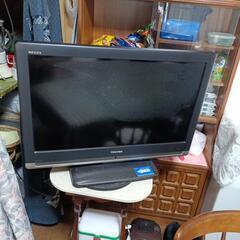 32インチのTOSHIBA製LCDテレビレグザ　 HDMI接続端子付き。の画像