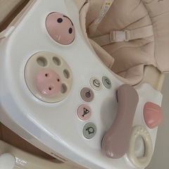 (限定カラー)コンビ　歩行器の画像