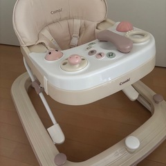 (限定カラー)コンビ　歩行器の画像
