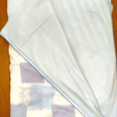 【中古】ペールブルーと薄紫のタオルケット2枚セット　うす掛け　冷房で冷えすぎないようにの画像