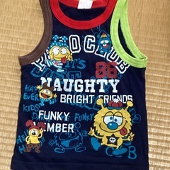 男子タンクトップ、Tシャツの画像