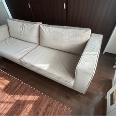 ボーコンセプト I.D.V. 2.5人掛けソファ 張地　sand bologna リビングの画像