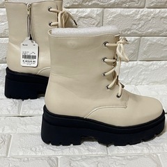 SHOO-LA-RUE 23.5 厚底ベージュレースアップワークブーツ 新品未使用の画像