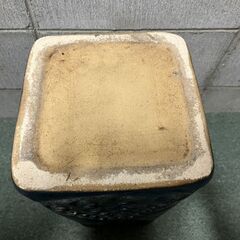 陶器製 傘立て 直方体 青 幅21cm×奥行21cm×高さ48cmの画像
