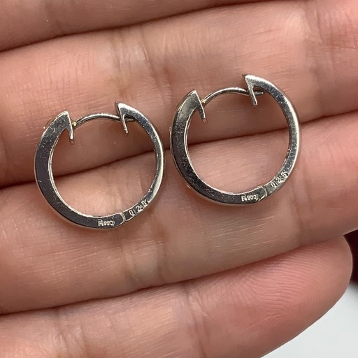 Pt900 ダイヤフープフープピアス　5.5g 0.25ct×2