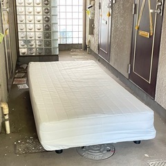無印良品　足つきマットレス　ベッド　
シングル　