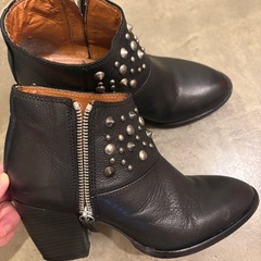 訳あり品､ZARA  サイドゴアブーツ レザー メタリック スタッズ 37サイズ ブラック 黒の画像