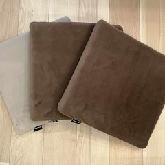 クッション ベージュ・茶色の3個セットの画像