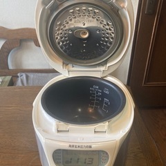 炊飯器の画像