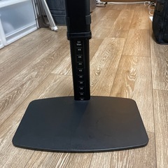 モニターアーム据え置き型の画像