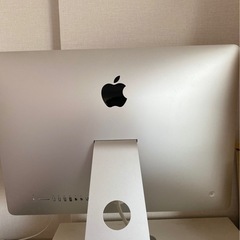iMac 21.5インチ＋備品付き　2013年製の画像
