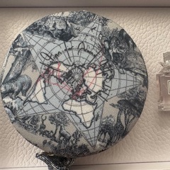 【Dior】新品＊未使用　プラチナ会員ノベルティ ジュエリーケース ＆ミニ香水の画像