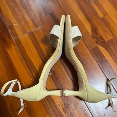 ベージュサンダル、サイズ約24cmの画像