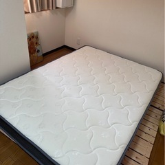 セミダブルベッド
