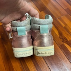 スケッチャーズ子供用スニーカー、前部分が光ります。サイズ12.5cm
の画像