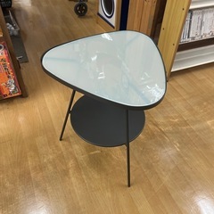 イケア IKEA ULSBERG ベッドサイドテーブル 47x4...