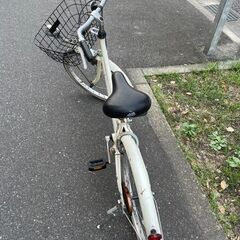 キッズ自転車　No.336　ホワイト　ライト、鍵付き　20インチ　【リサイクルショップどりーむ荒田店】の画像