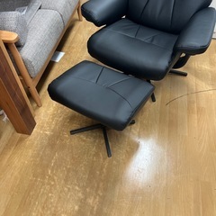 【リサイクル市場エコ伊川谷】NITORI / ニトリ パーソナルチェア PU02 BK オットマン付き 【取りに来られる方限定】の画像
