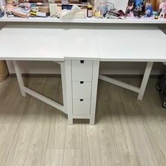 ダイニングテーブル　IKEA
