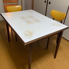 昭和レトロ　ダイニングテーブルの画像