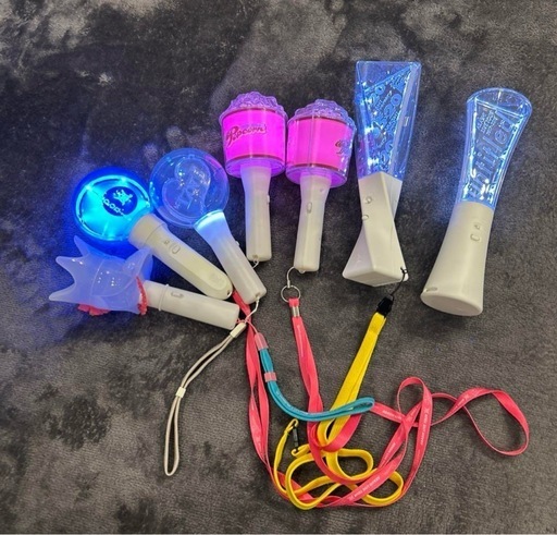 グッズまとめ売り(DVD、写真、うちわ、ペンライト等) 嵐 グッズまとめ売り CD DVD ペンライト うちわ ブロマイド 大量