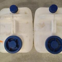 【お取り引き中】ポリ容器 コックなし　水用　20L 　【中古品 汚れあり】　3点セット　【出品は 7/2 23時59分まで】　(ウォーター容器)　(ポリタンク)の画像