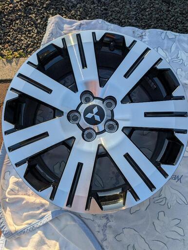 デリカd5/新車外し/純正ホイールセット/18インチ/シルバー アルミホイール（18インチ） 国内純正OP 純正定価10%OFF