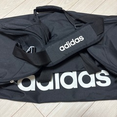 adidasの旅行カバン
の画像