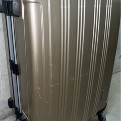キャリーバッグ　