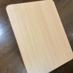 折りたたみテーブル、ローテーブル　 