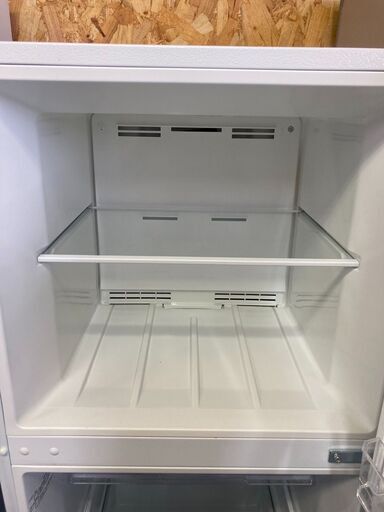 ☆中古￥17,500！ワールプールジャパン　236㍑2ドア冷蔵庫　家電　2022年製　YRZ-F23H1型　幅55㎝ｘ奥行61㎝ｘ高さ153㎝　【BF119】