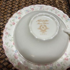 値下げしましたノリタケ花柄ティーカップ2客の画像