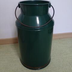 【値下げ中】レトロ風ミルク缶の画像