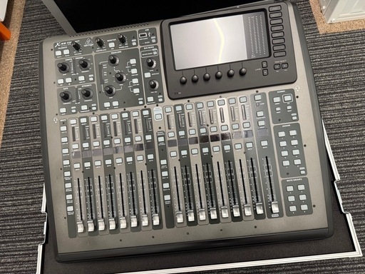 ハードケース付き　Behringer X32 COMPACT デジタルミキサー ハードケース付き Behringer X32 COMPACT デジタルミキサー