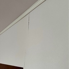 壁のクロス貼りの手伝い