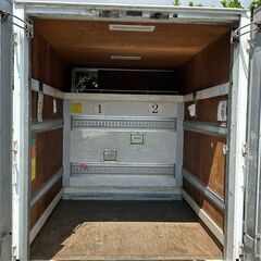 防災備蓄コンテナNO.5、外寸長さ355cm、保冷車のコンテナ、間仕切り、内寸高さ209cm ●資材倉庫.農漁業.バイクガレージ●福岡発 （ウ）の画像