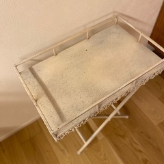 サリュ折りたたみアイアンテーブルの画像