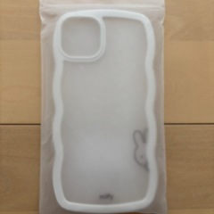 iPhone15プラス ケース ミッフィーの画像