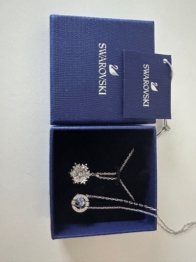 スワロフスキー　ネックレス