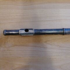 ヤマハのフルート20世紀モデル（純正ケース付き）の画像