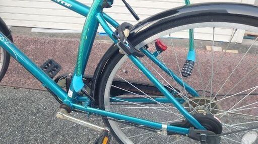 画像のピカピカ自転車『クロスバイク☆27インチ』◐鍵付き ◐チェーンの鍵付き ◐シマノ６段変速 ◐新規登録お任せ岡崎市本宿町にて