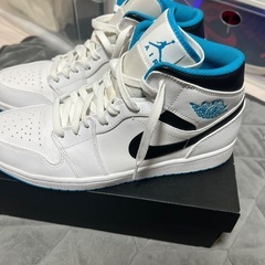 ほぼ未使用Nike Air Jordan 1 ホワイト/ブラック/ブルーの画像