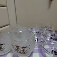【ガラスのコップ×９＆ソーサー×５／２種類】冷たく冷やした緑茶等に！の画像