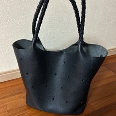 本革バッグ♦️黒✨️星型パンチング⭐️状態良いと思います✨️の画像