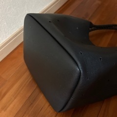 本革バッグ♦️黒✨️星型パンチング⭐️状態良いと思います✨️の画像