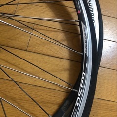 ロードバイク　タイヤの画像