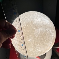 月型テーブルランプねじれ足の画像