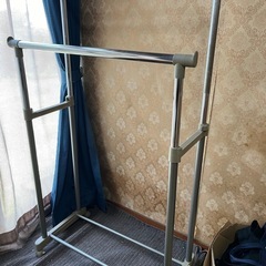 【取引中】ハンガースチールラック